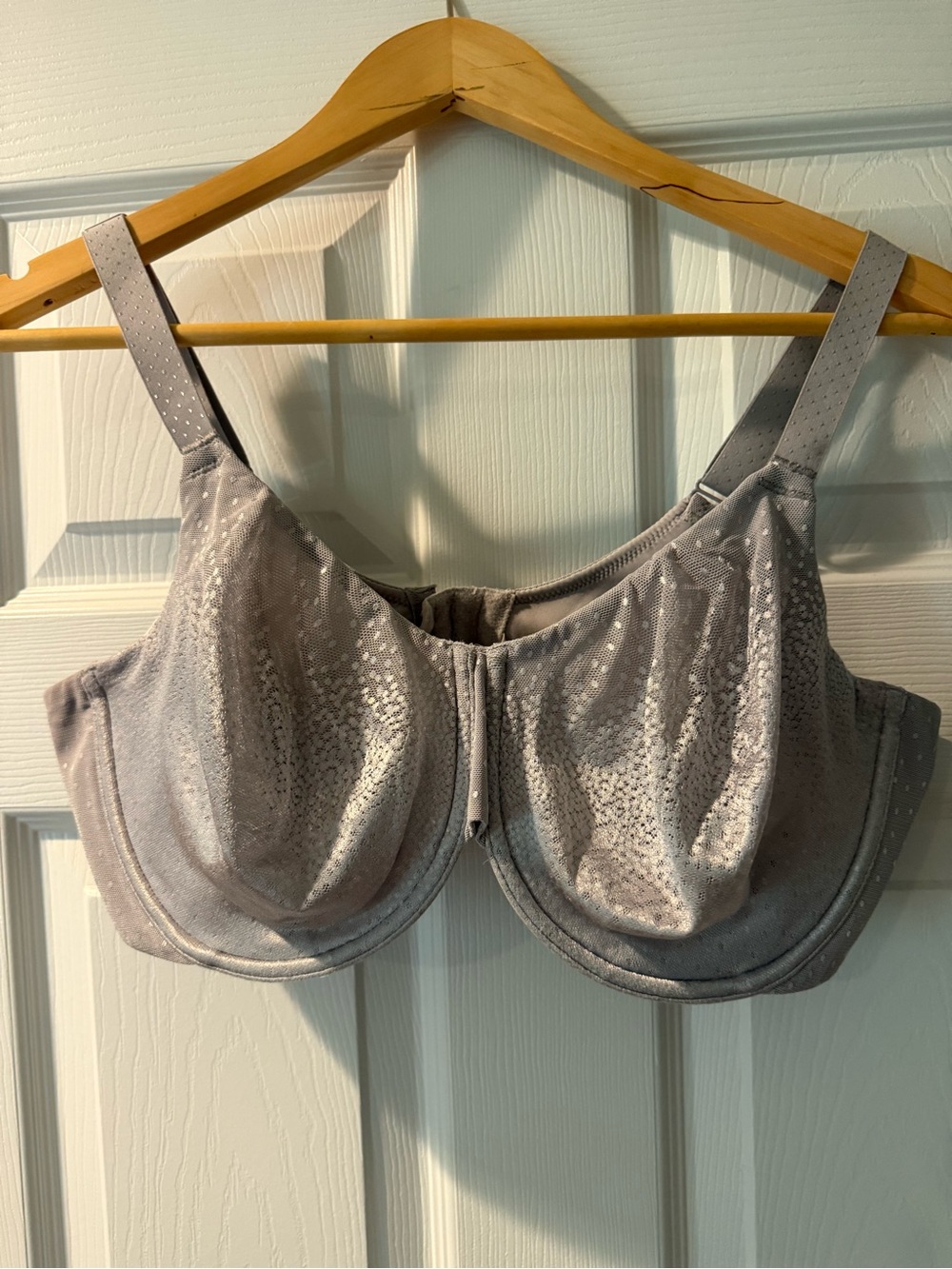 Wacoal Underwire Full-Coverage Bra in Light Gray